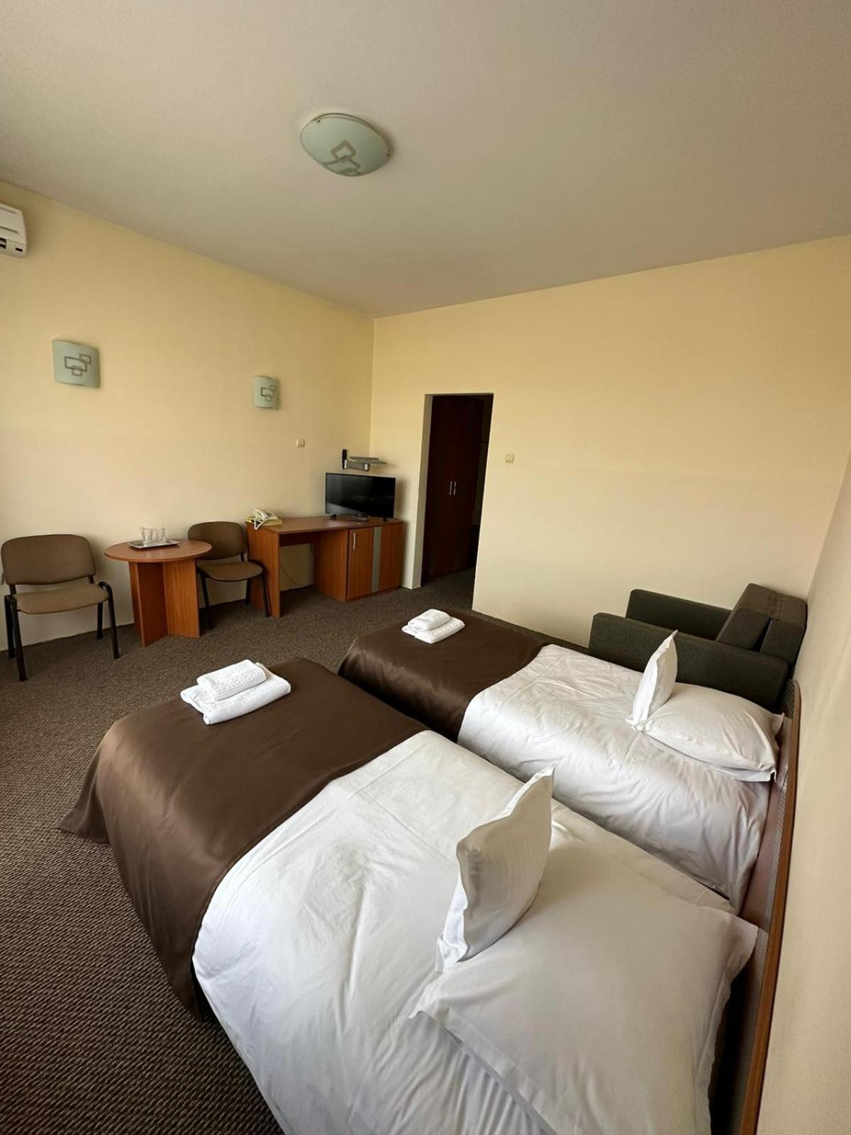 Hotel Diana Bistrita  Ngoại thất bức ảnh