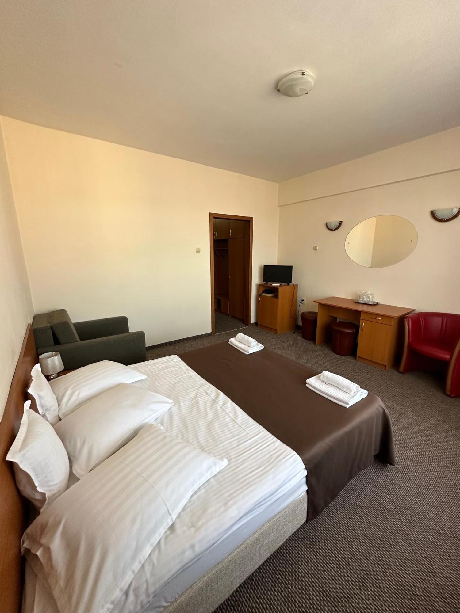 Hotel Diana Bistrita  Ngoại thất bức ảnh
