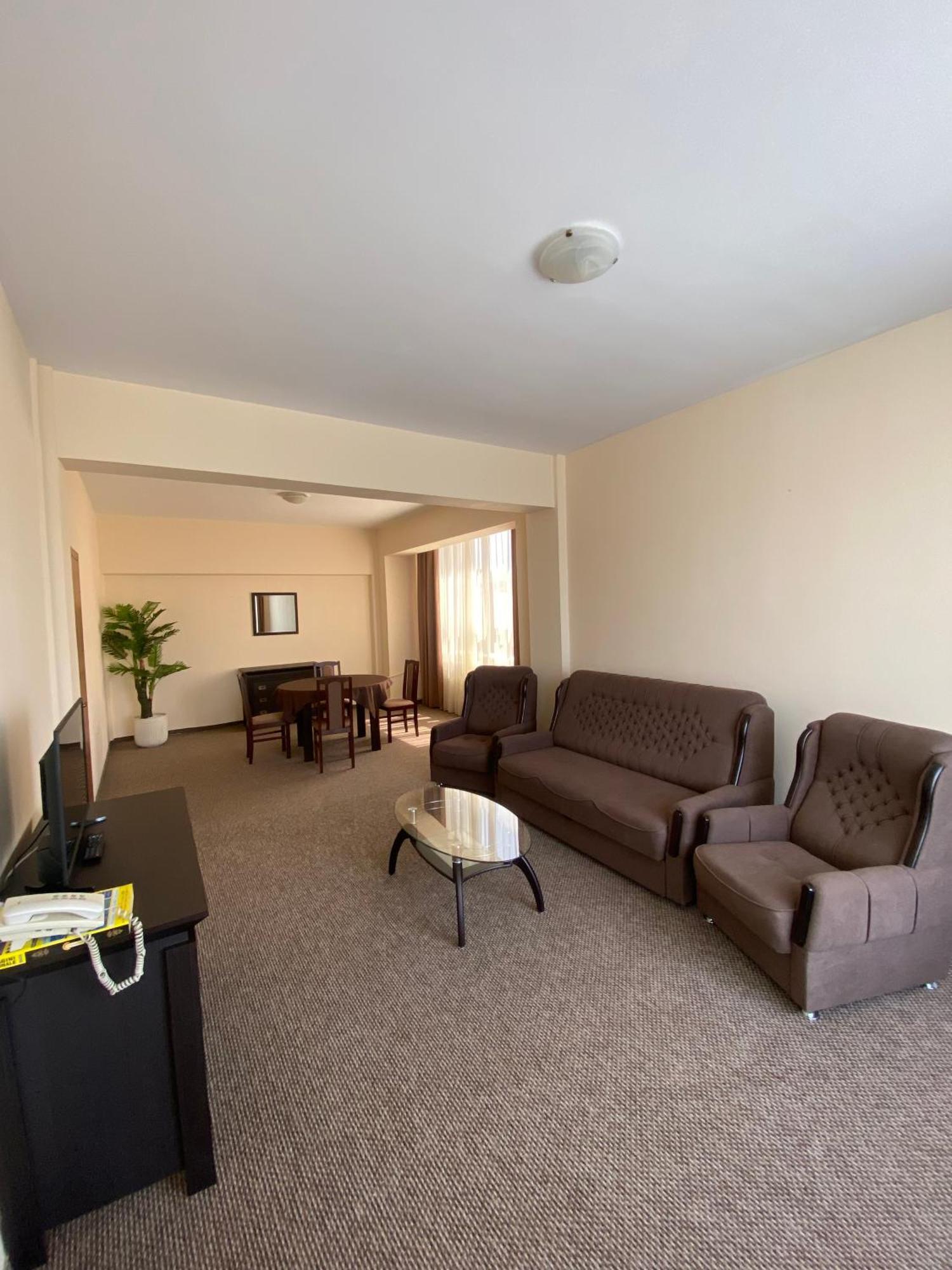 Hotel Diana Bistrita  Ngoại thất bức ảnh