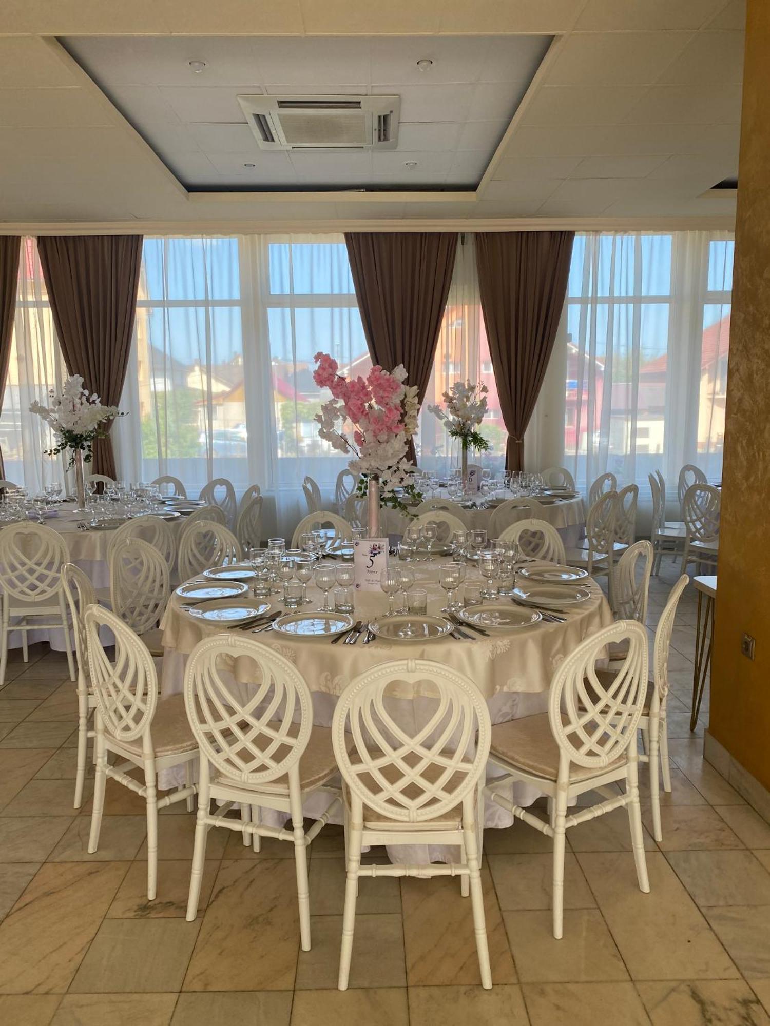 Hotel Diana Bistrita  Ngoại thất bức ảnh