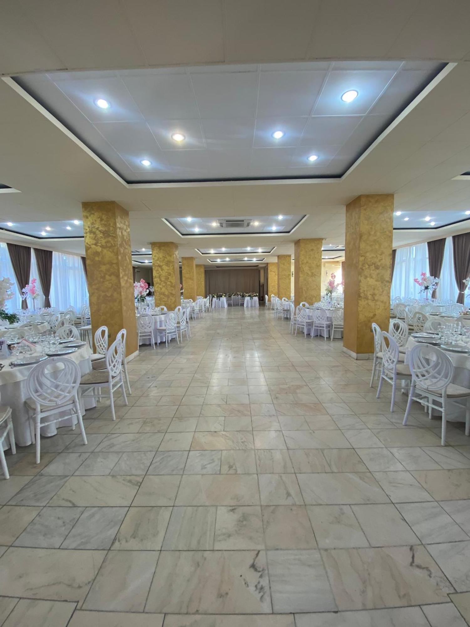Hotel Diana Bistrita  Ngoại thất bức ảnh