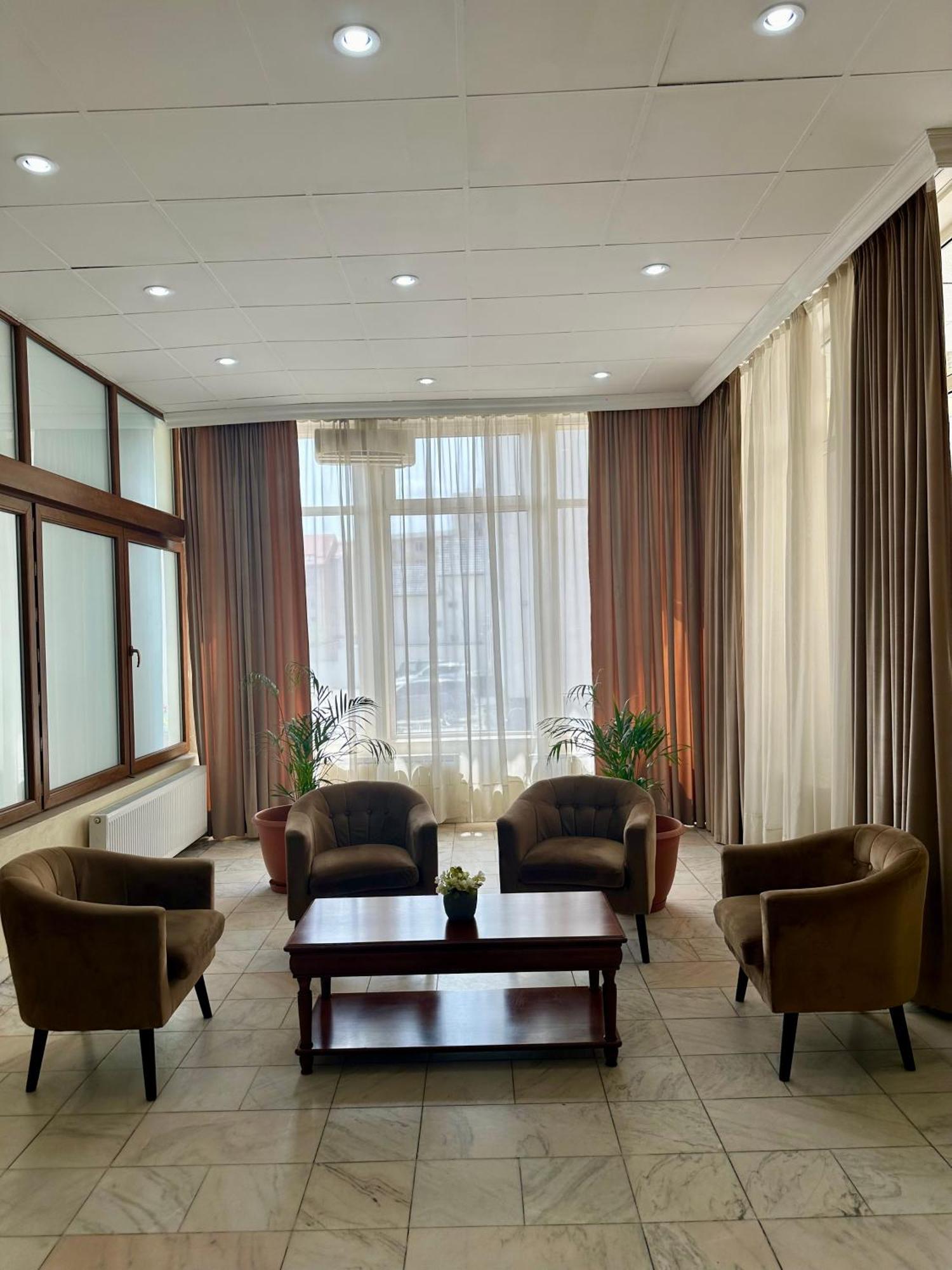 Hotel Diana Bistrita  Ngoại thất bức ảnh