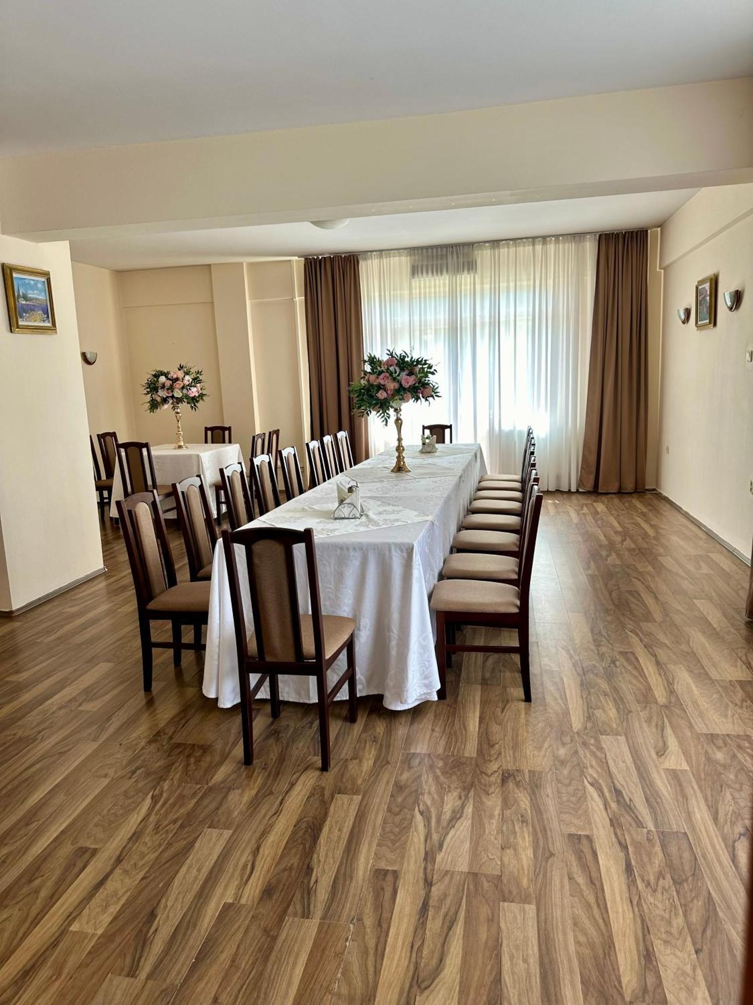 Hotel Diana Bistrita  Ngoại thất bức ảnh