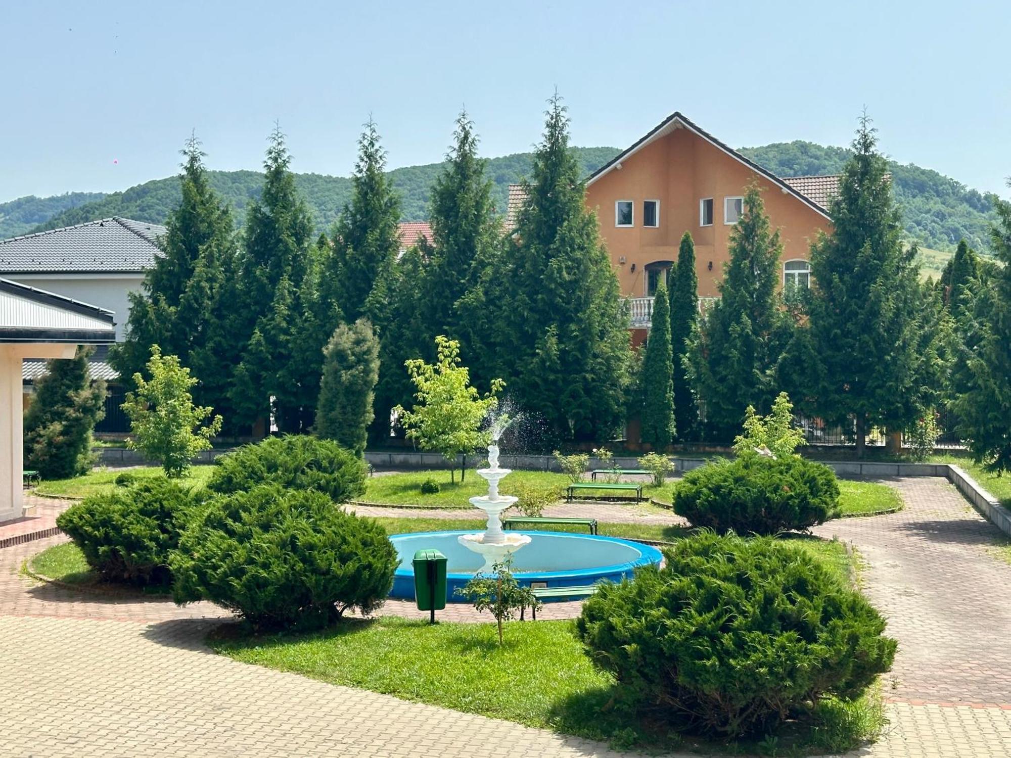 Hotel Diana Bistrita  Ngoại thất bức ảnh