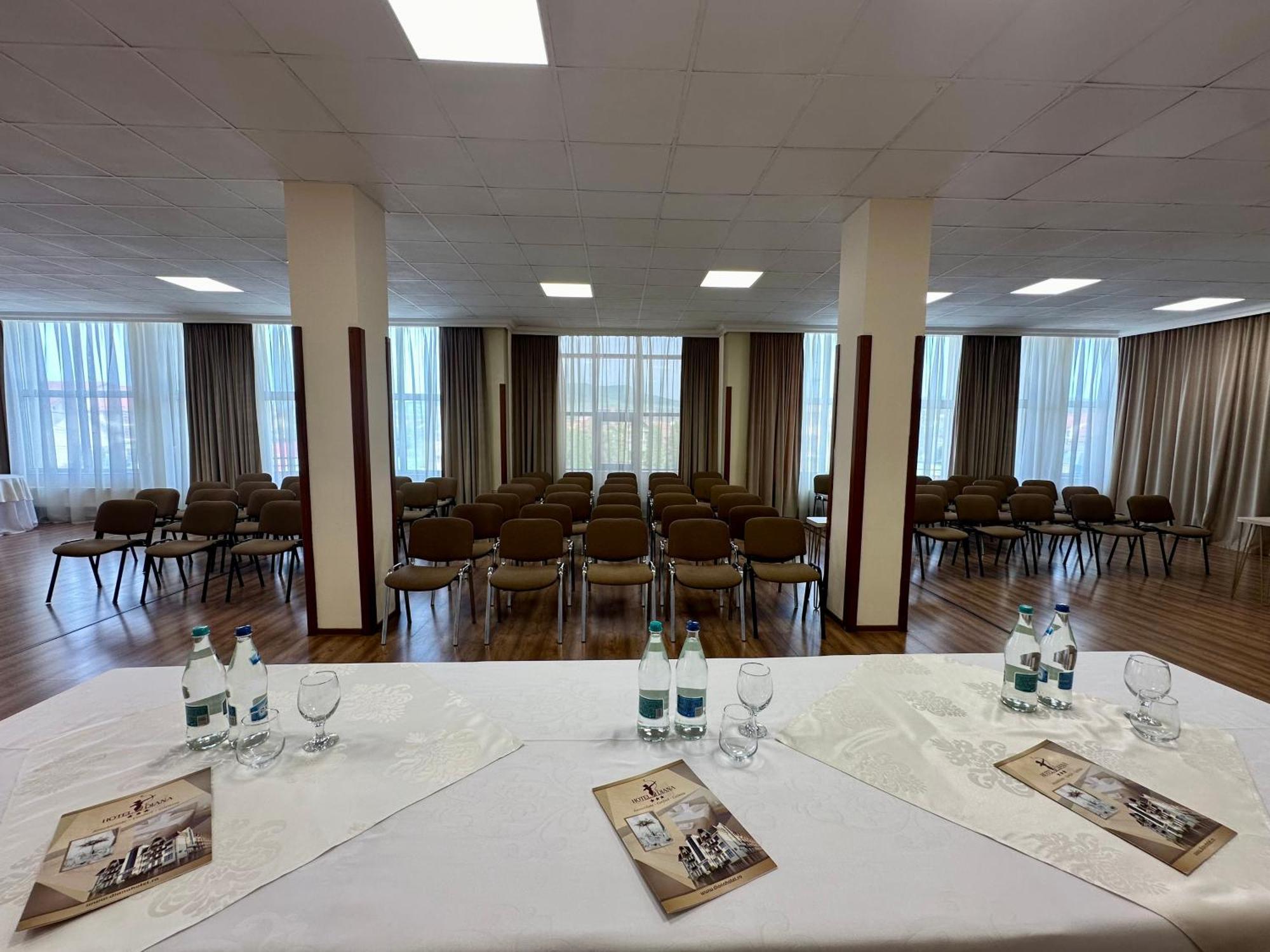 Hotel Diana Bistrita  Ngoại thất bức ảnh